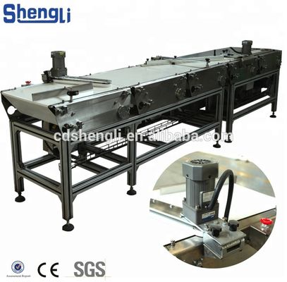 Horizontale Doppeldreh-Süßigkeitenverpackungsmaschine mit 300 ppm Geschwindigkeit 2960*1560*2150 MM