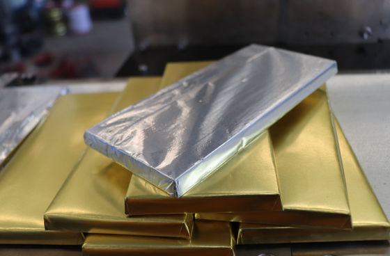 Warmschweißen Halbautomatische horizontale Schokoladentabletten Faltenverpackungsmaschine